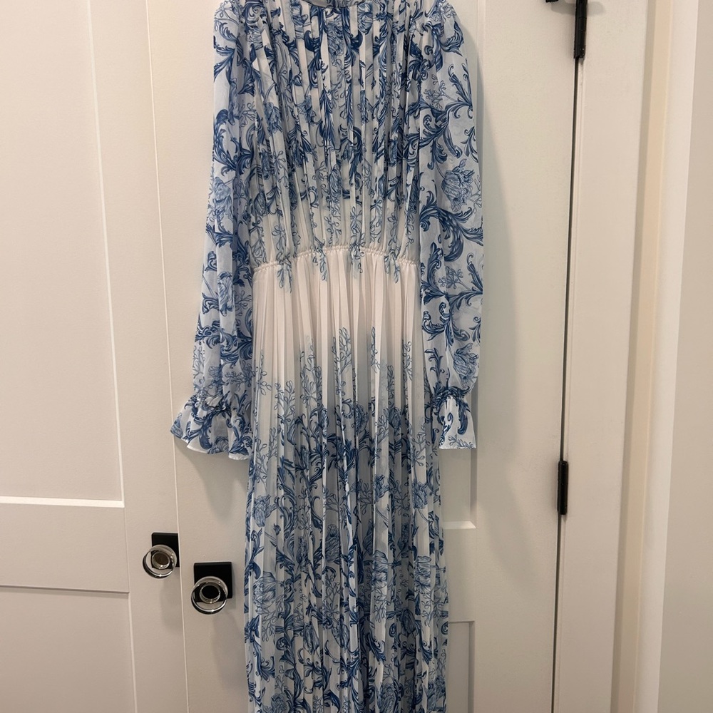 Elegant Blue and White Floral Maxi Dress